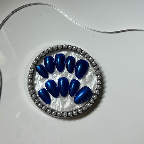 Press on nails - Picture 2 of 4